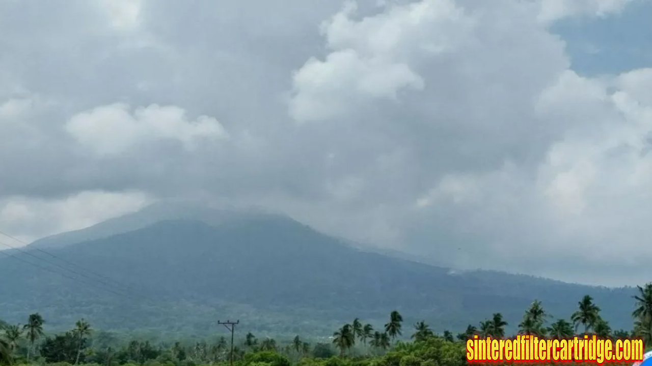 Gunung Lewotobi Laki-laki dua kali meletus dalam enam jam